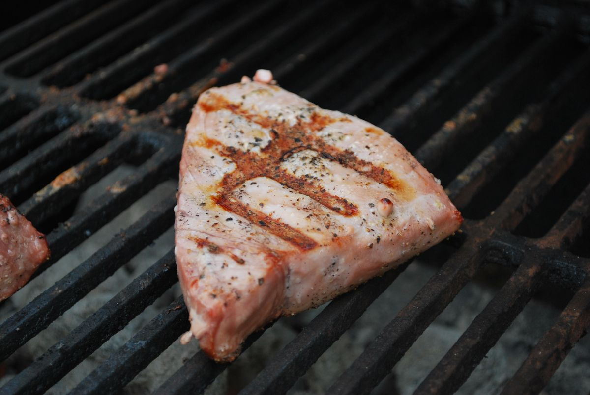 Grilling Tuna to Perfection SavoryReviews