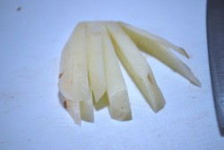 Cut the fries Cut as thin or thick as you like