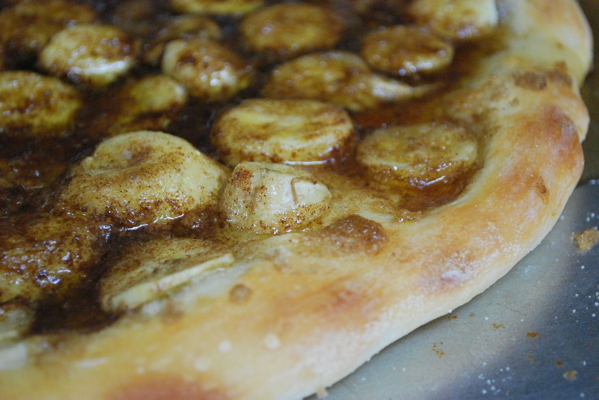 Banana Dessert Pizza SavoryReviews