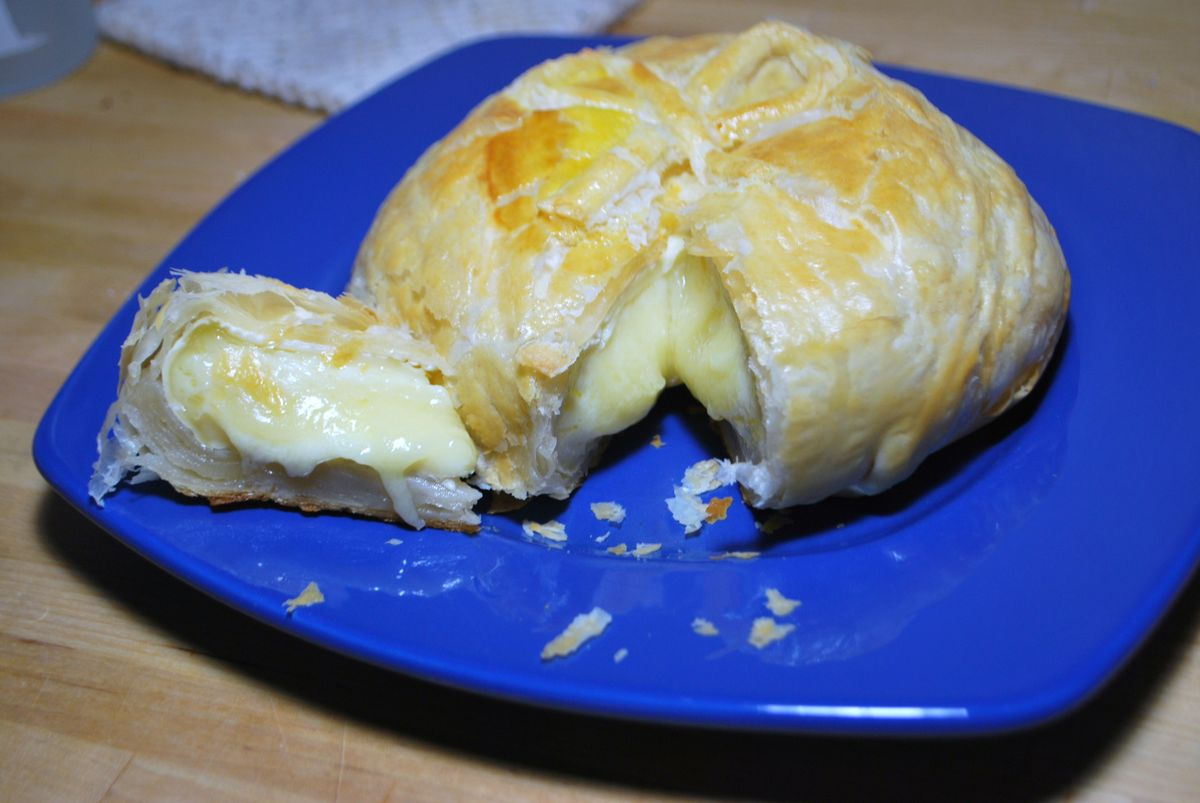 Puff Pastry Wrapped Brie SavoryReviews