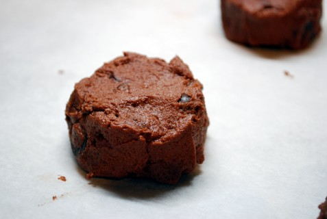 Make perfect cookies by forming the dough by hand