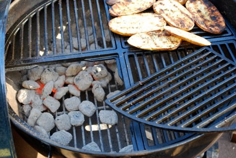 Adjust the coals Adjust the coals