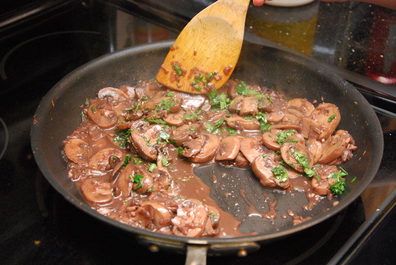 Red Wine Mushroom Sauce SavoryReviews